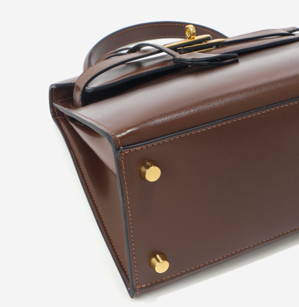 Grace Box – Bolsa Estruturada em Couro Genuíno Liso ( 28 CM )