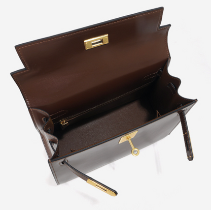 Grace Box – Bolsa Estruturada em Couro Genuíno Liso ( 28 CM )