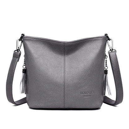 Bolsa "Lany Soft Tassel" – Elegância Casual com Estilo
