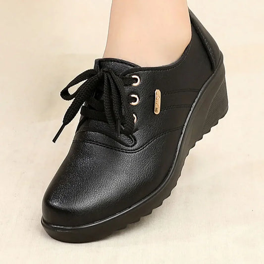 Baskets compensées décontractées en cuir pour femmes, à lacets