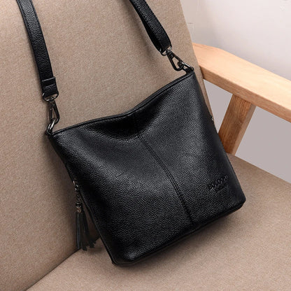 Bolsa "Lany Soft Tassel" – Elegância Casual com Estilo