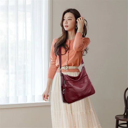 Vera Vintage – Elegant Hobo Bag