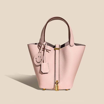 Camille Bucket – Bolsa Bucket em Couro Bovino Full-Grain