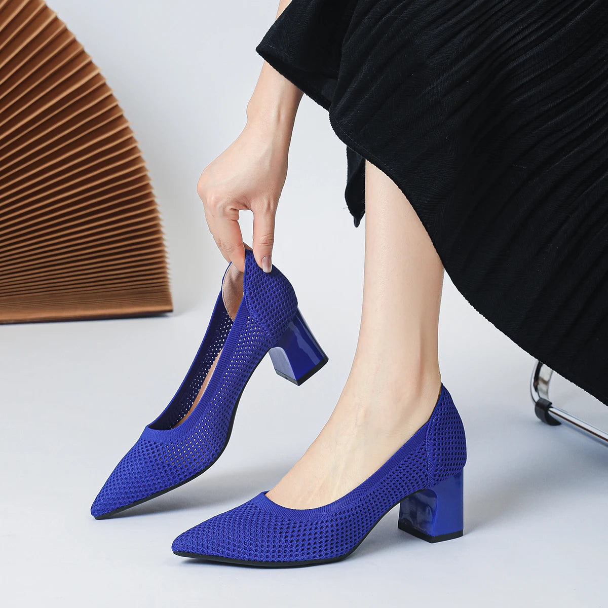 Victoria Pump - Very Elegant and Comfortable Mid-Heel Shoe