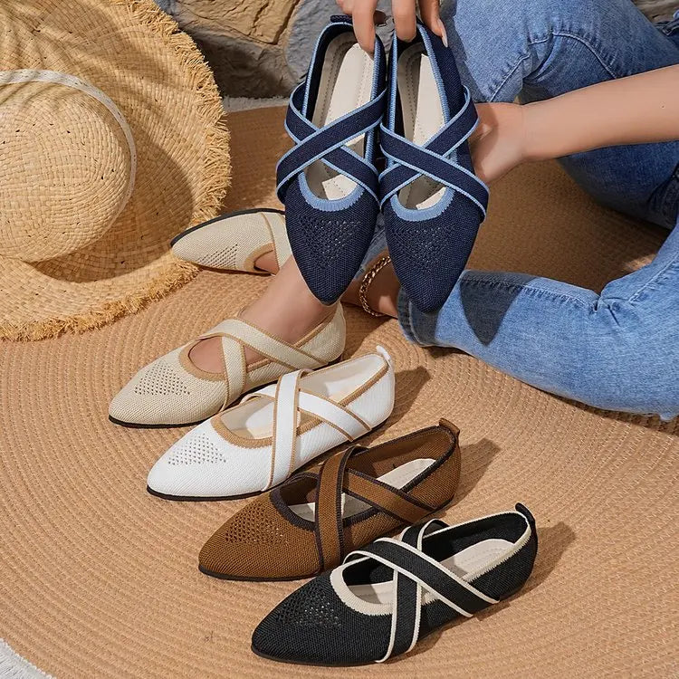 Élise - Elegant Two-Tone Flat with Criss-Cross Straps