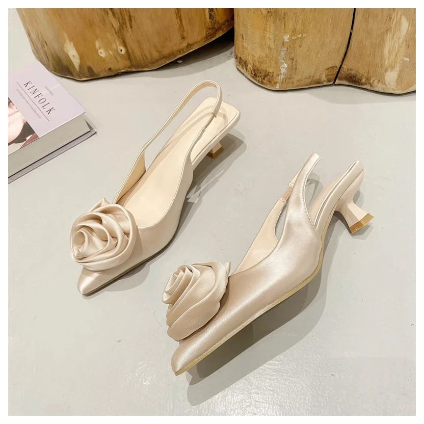 Sapatos Elegantes Flor de Cetim – Salto Fino