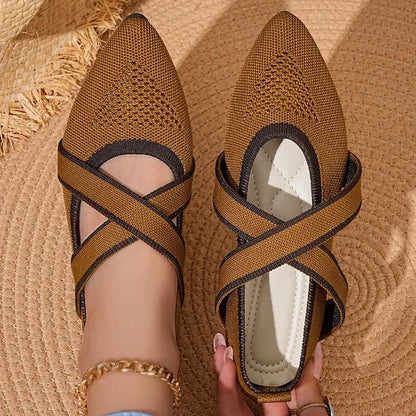 Élise - Elegant Two-Tone Flat with Criss-Cross Straps