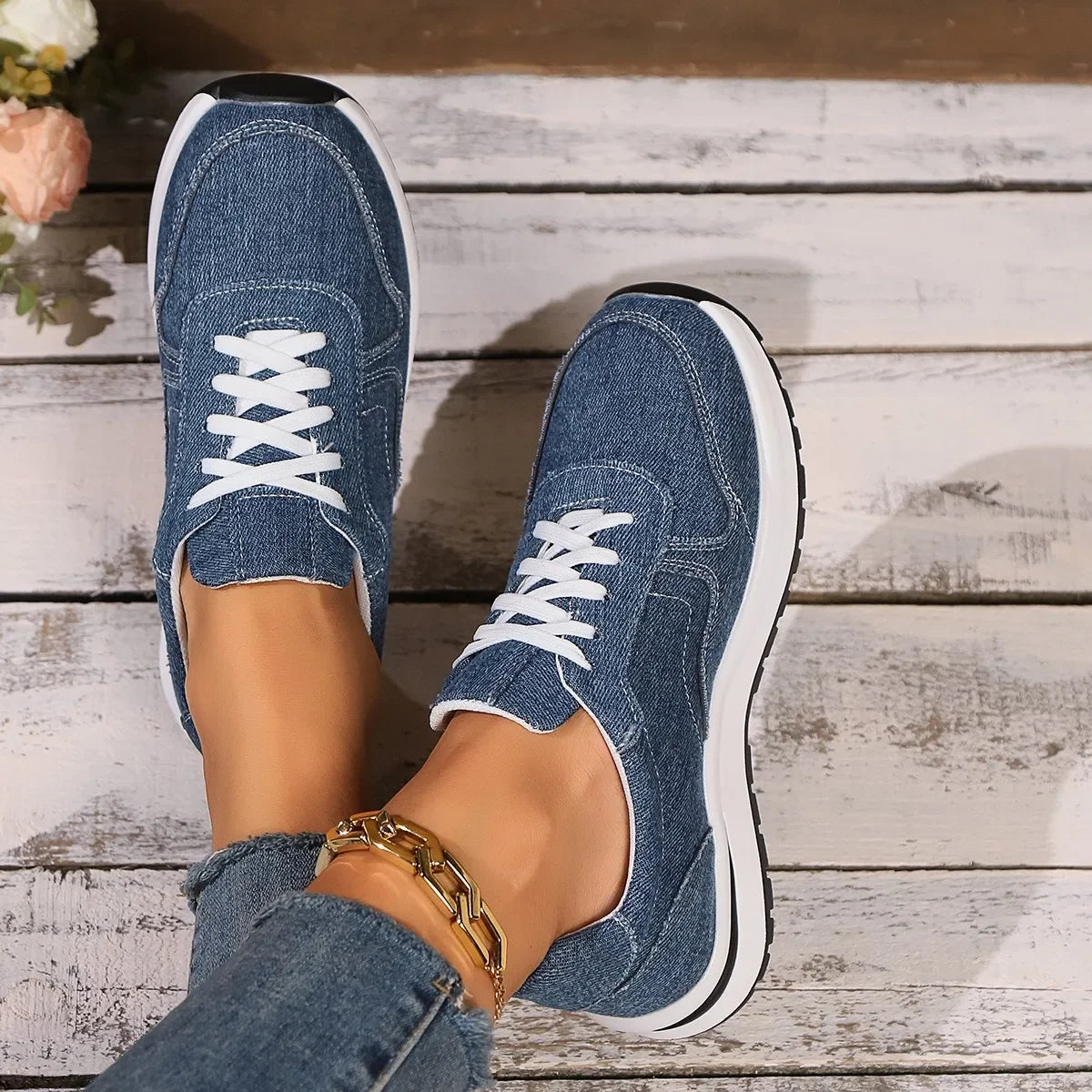 Lia Sneakers - Cool and comfortable