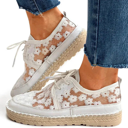 Kelly - Embroidered trainer-style shoe, very fresh and elegant