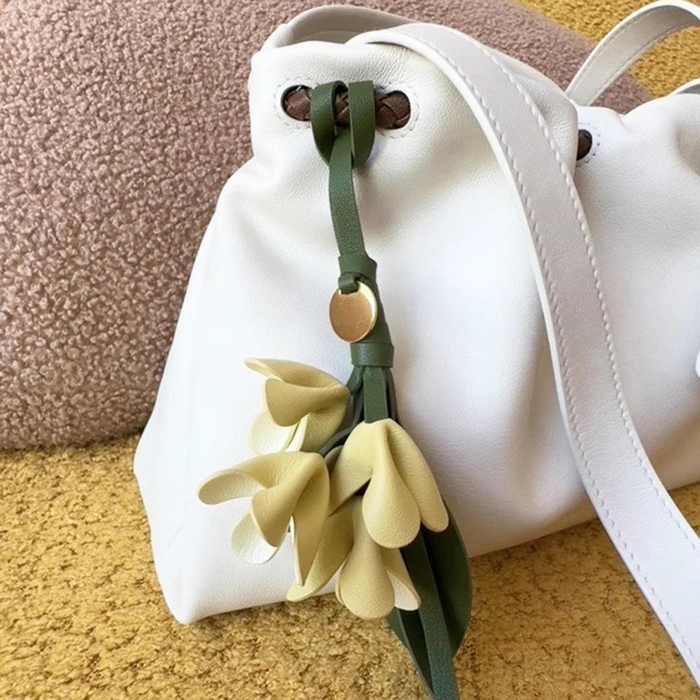 Pendentif sac à main fleuri en cuir PU, marque originale, design exquis, fait main, pendentif fleur artificielle osmanthus tulipe porte-clés