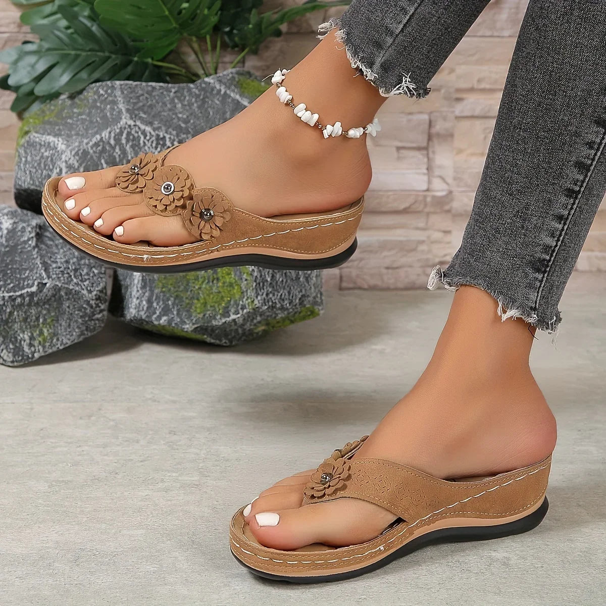 Saratte - Super Comfortable and Cool Flip-Flops