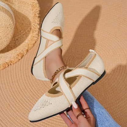 Élise - Elegant Two-Tone Flat with Criss-Cross Straps