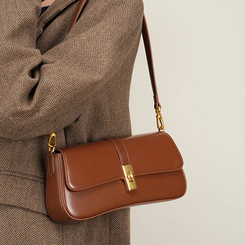 Bolsa Baguete "Clássica Lux Couro Genuíno"