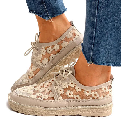 Kelly - Embroidered trainer-style shoe, very fresh and elegant