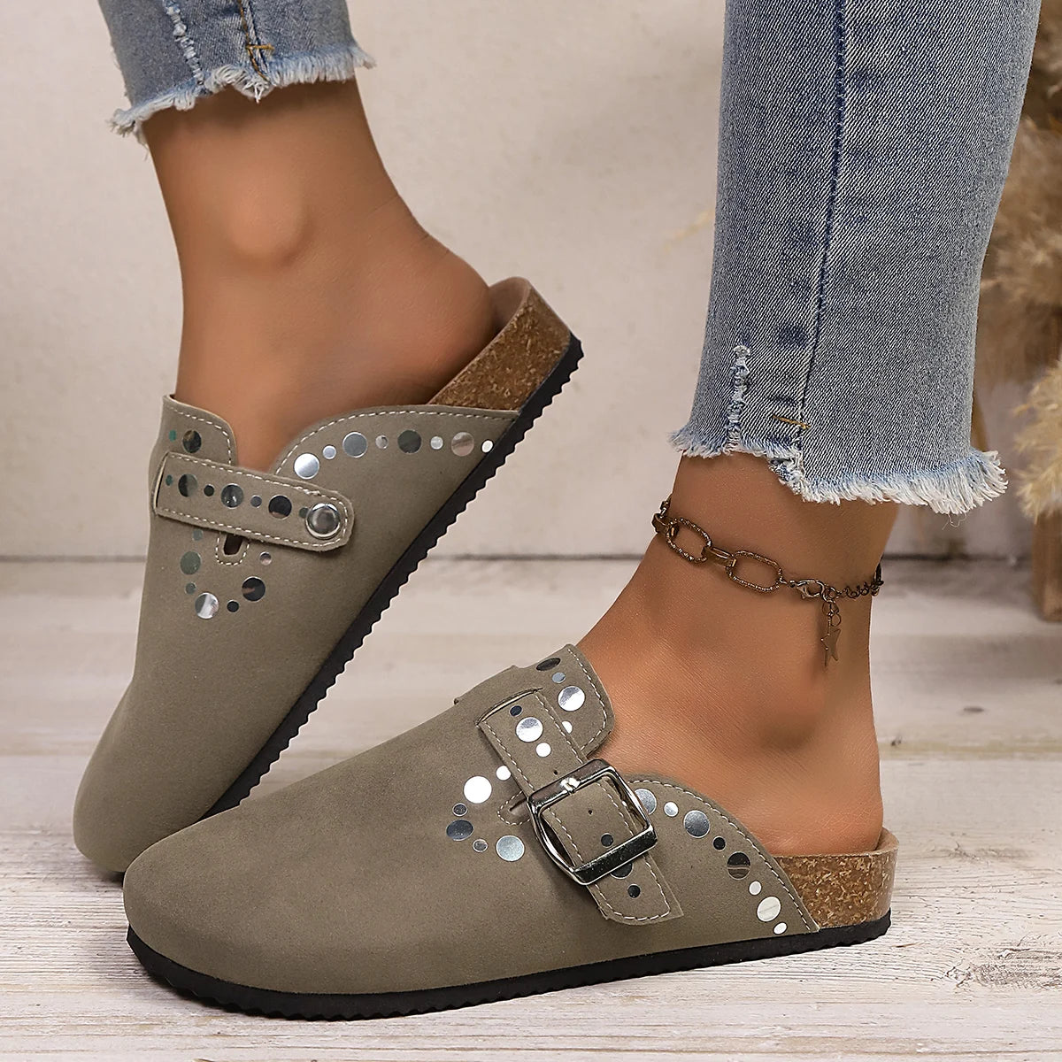 Madalena Comfort - Mules em Camurça Elegante