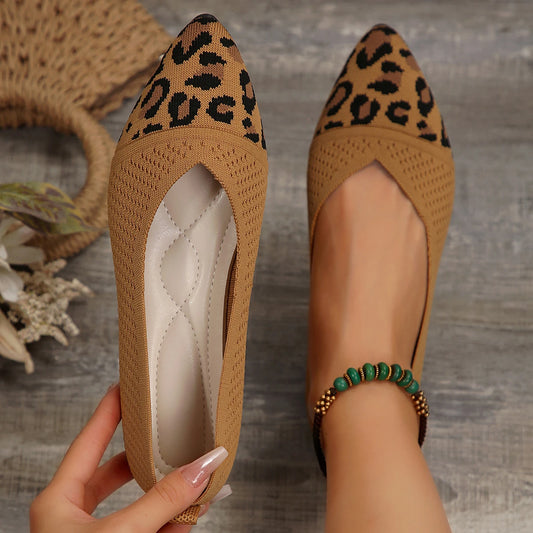 LeopardIsa - Chaussure de style ballerine très élégante et confortable.