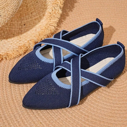 Élise - Elegant Two-Tone Flat with Criss-Cross Straps