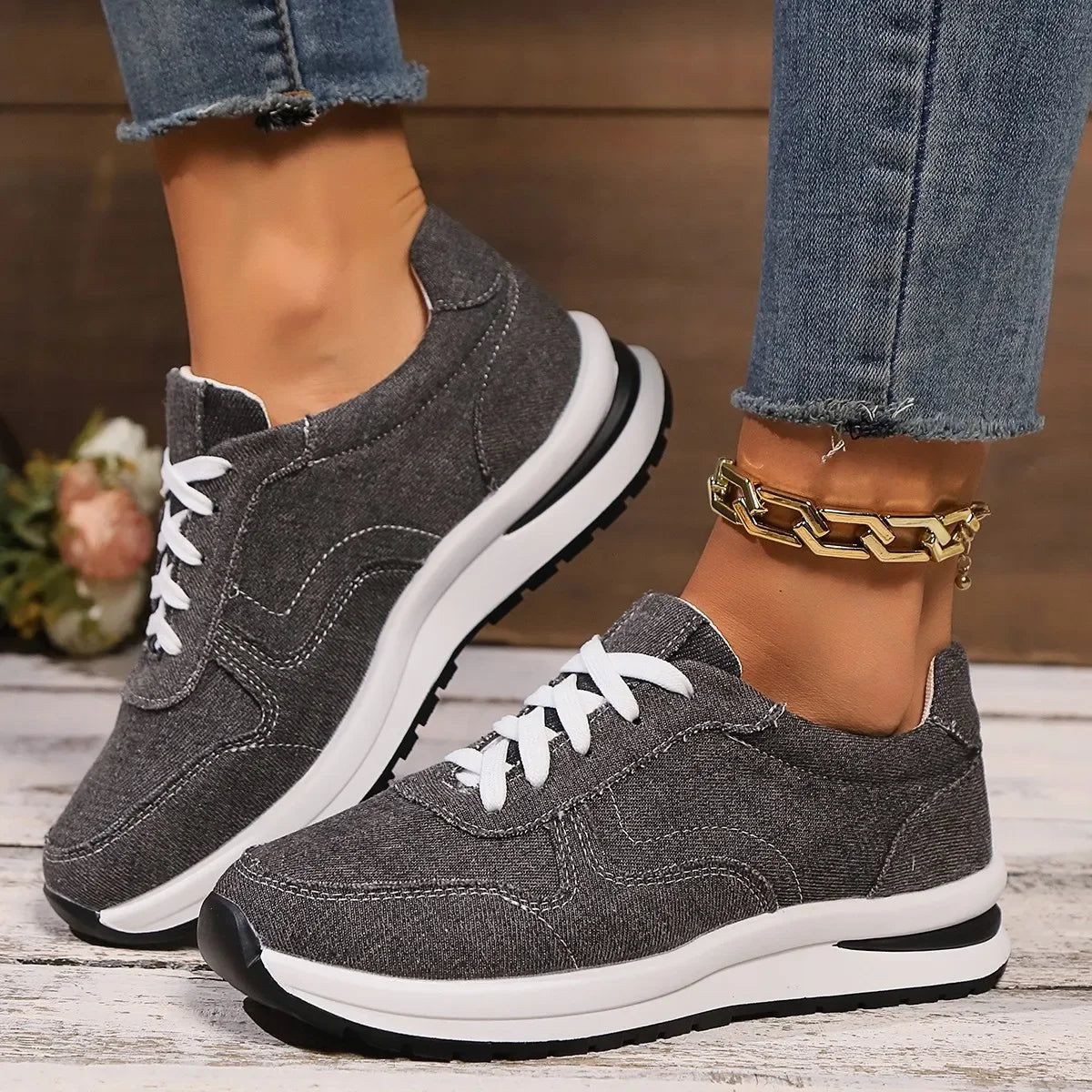 Lia Sneakers - Cool and comfortable