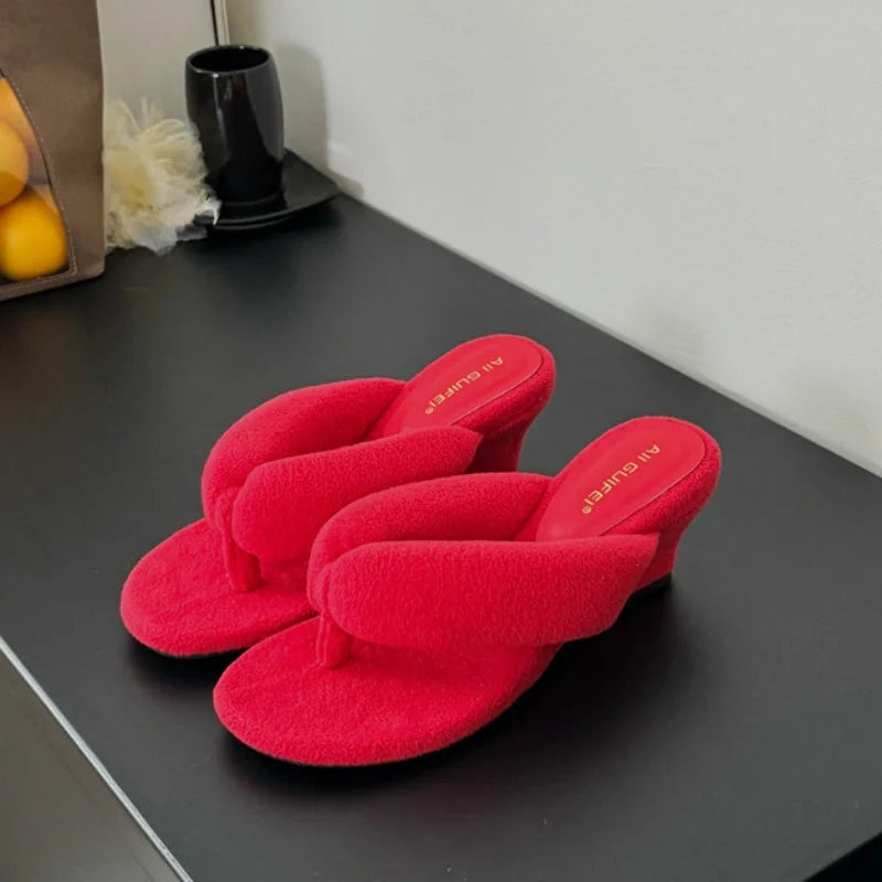 Serena Wedge – Chinelos Elegantes