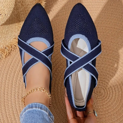 Élise - Elegant Two-Tone Flat with Criss-Cross Straps