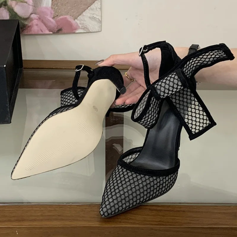 Zirem – Sapatos Elegantes em Rede Floral