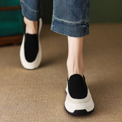 Lucy Casual Sneakers - Elegant, Fashionable and Comfortable