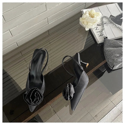Sapatos Elegantes Flor de Cetim – Salto Fino