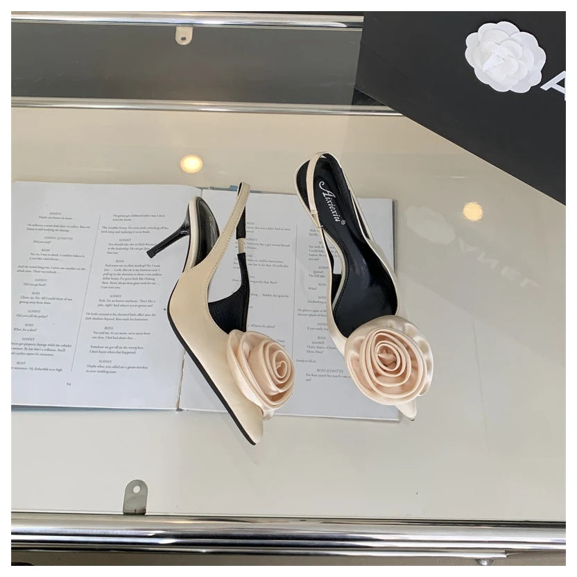 Sapatos Elegantes Flor de Cetim – Salto Fino